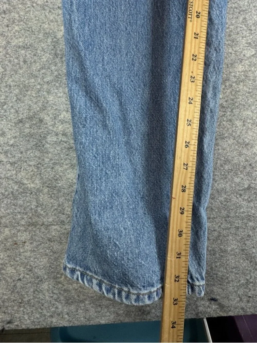 Vintage Levi’s 533 90s Denim Jeans Blue Straight Leg Size 28 Light Wash Relaxed